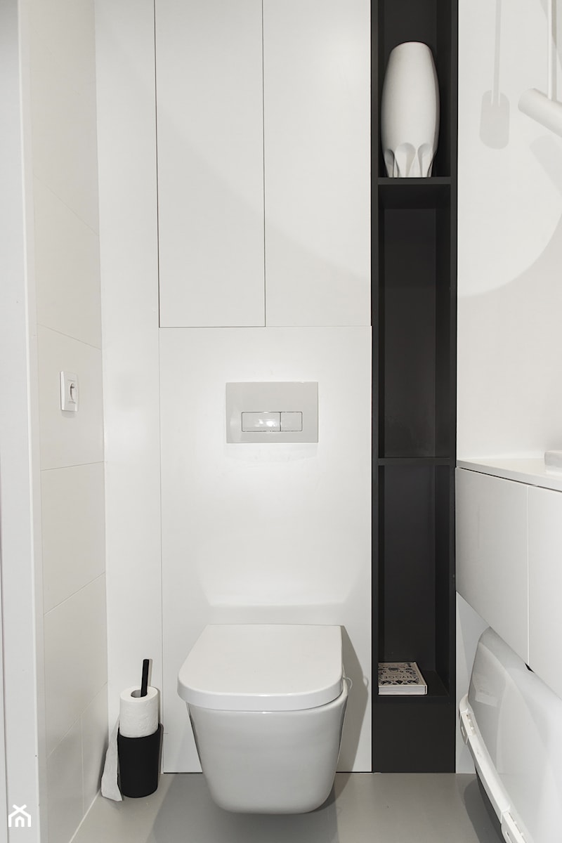 Metamorfoza Kawalerki Funkcjonalność kontra metraż - Mała bez okna łazienka, styl nowoczesny - zdjęcie od FOORMA Pracownia Architektury Wnętrz