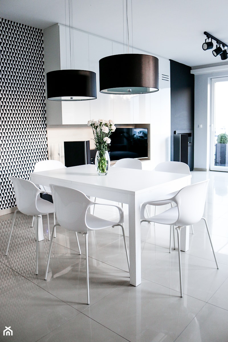 Metamorfoza salonu z kuchnią - Średnia biała jadalnia w salonie, styl skandynawski - zdjęcie od FOORMA Pracownia Architektury Wnętrz