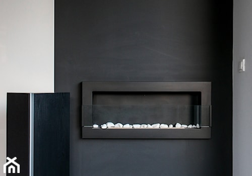 Metamorfoza salonu z kuchnią - Mały biały czarny salon, styl skandynawski - zdjęcie od FOORMA Pracownia Architektury Wnętrz