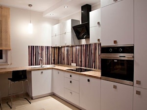 Mieszkanie z turkusem - Kuchnia, styl nowoczesny - zdjęcie od Pracownia Aranżacji Wnętrz "O-Kreślarnia"