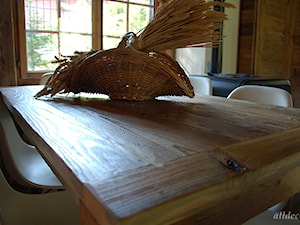 stół ze starej deski podłogowej - zdjęcie od Alldeco Sp. z o.o.