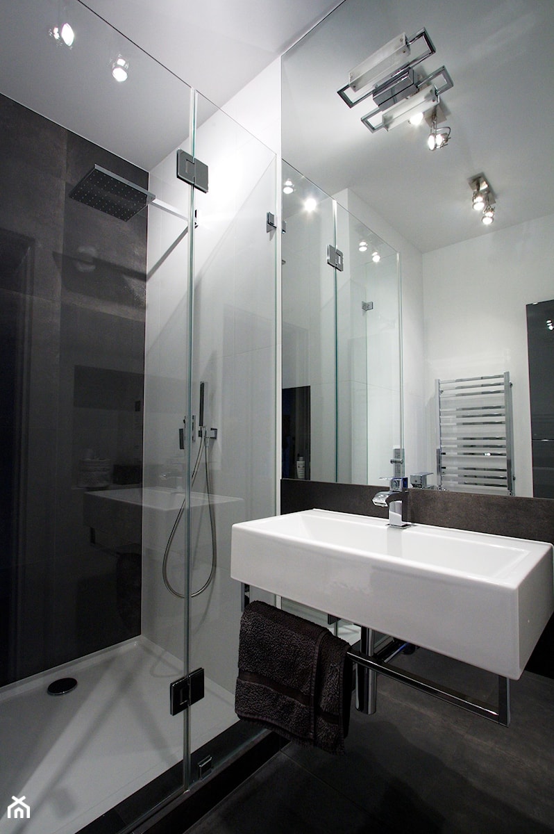 Konkurs 2 - Średnia bez okna z punktowym oświetleniem łazienka, styl industrialny - zdjęcie od Soma Architekci