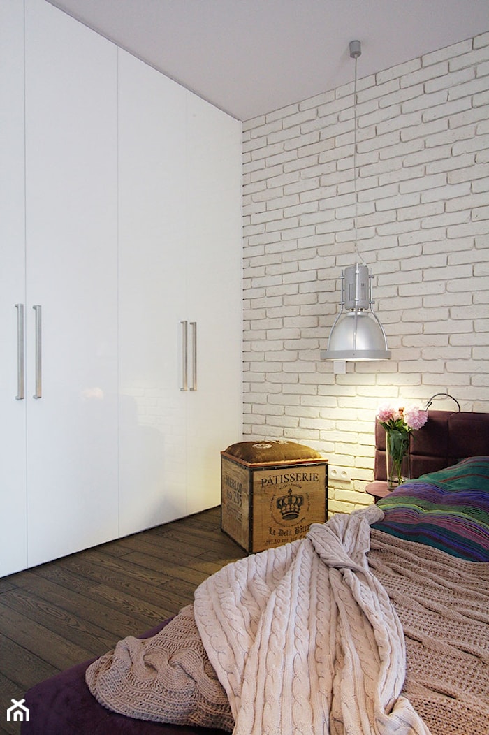 Mokotów Soft Loft - Mała biała sypialnia, styl nowoczesny - zdjęcie od Soma Architekci - Homebook