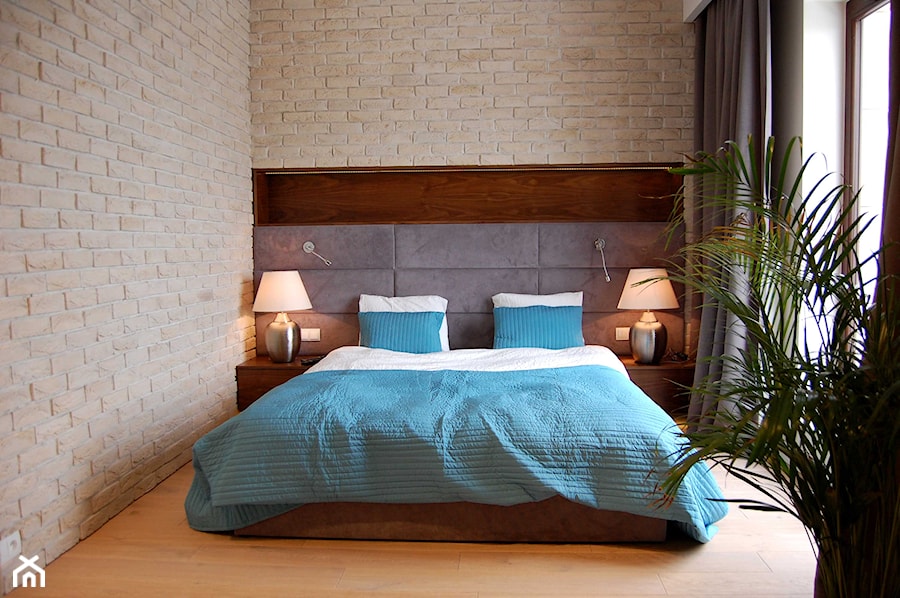Neo-Retro Apartament Wilanów - Mała beżowa sypialnia z balkonem / tarasem, styl nowoczesny - zdjęcie od Soma Architekci