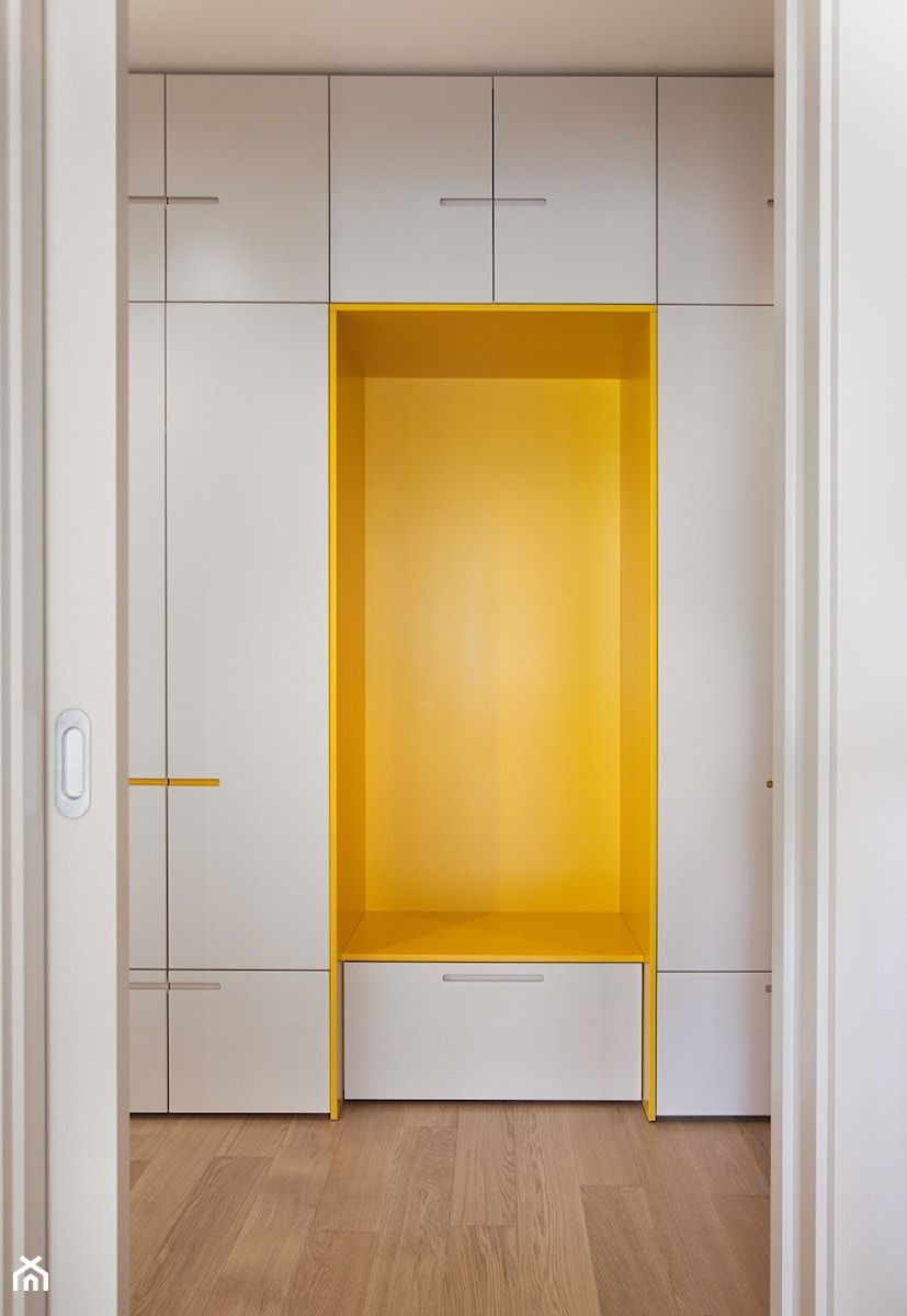 Apartament Ekopark - Mały biały hol / przedpokój, styl nowoczesny - zdjęcie od Soma Architekci