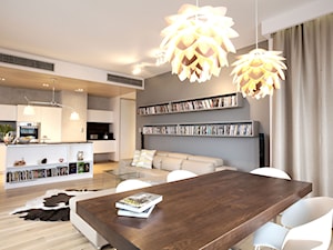Wilanów - Średni biały szary salon z kuchnią z jadalnią, styl nowoczesny - zdjęcie od Soma Architekci