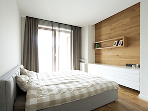 Wilanów III - Średnia biała sypialnia z balkonem / tarasem, styl nowoczesny - zdjęcie od Soma Architekci