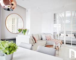 Realizacja mieszkania w pastelowych kolorach w stylu glamour - Salon, styl tradycyjny - zdjęcie od Mart-Design Architektura Wnętrz - Homebook