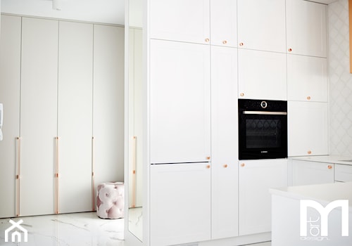 Realizacja mieszkania w pastelowych kolorach w stylu glamour - Kuchnia, styl tradycyjny - zdjęcie od Mart-Design Architektura Wnętrz