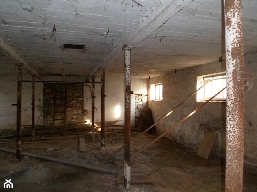 wnętrze przed przebudową - zdjęcie od michal-kowalczyk5@wp.pl