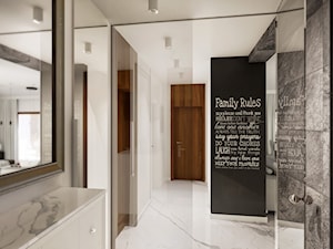 Projekt wnętrz małego domu jednorodzinnego - Duży czarny szary hol / przedpokój, styl nowoczesny - zdjęcie od KJ Architekci