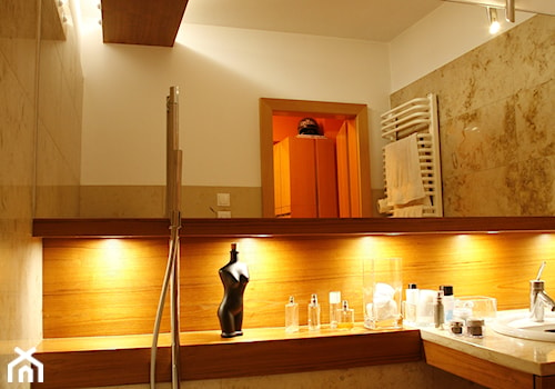 Wnętrza apartamentu w Krakowie - Średnia bez okna z lustrem z punktowym oświetleniem łazienka, styl nowoczesny - zdjęcie od KJ Architekci