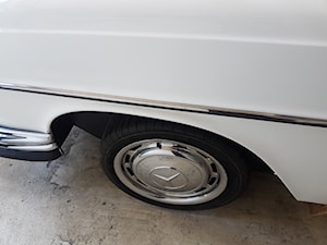 Luksusowe biurko z samochodu Mercedes W108 białe - zdjęcie od Rekreator Design