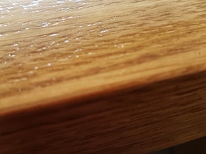 Drewniane dodatki użyte w naszych biurkach - zdjęcie od Rekreator Design