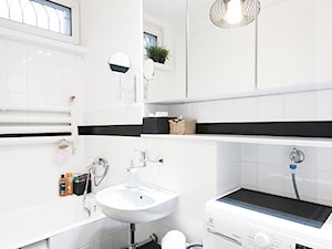 Czarno-biała łazienka - Łazienka, styl skandynawski - zdjęcie od Za murami za dachami