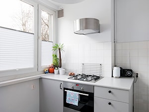 Czarno-biała kuchnia - Kuchnia, styl skandynawski - zdjęcie od Za murami za dachami