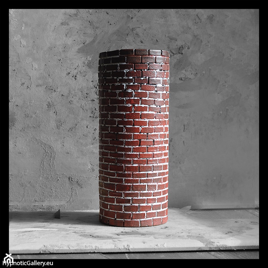 Wazon - stary ceglany komin - zdjęcie od hypnotic