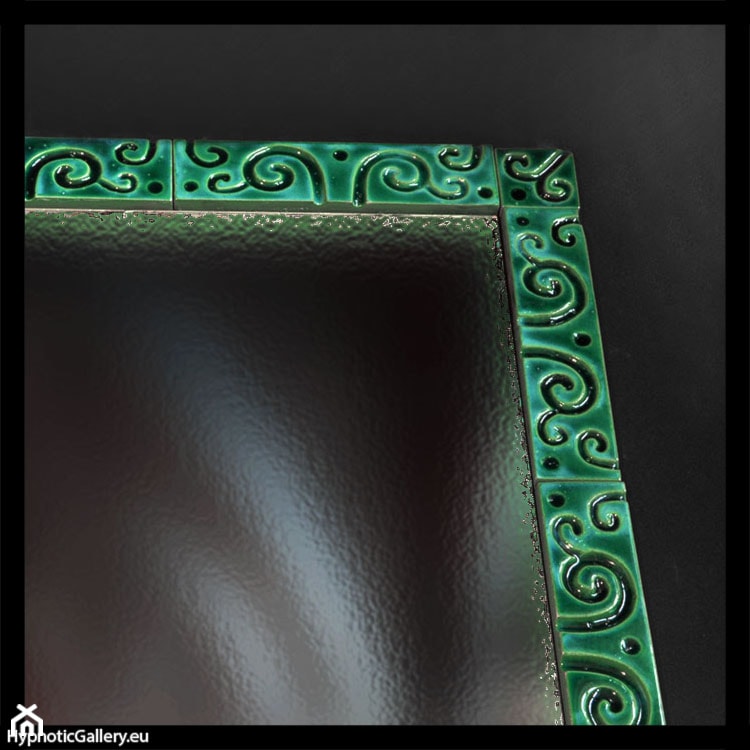 Ramka do lustra z ceramicznych kafelków - zdjęcie od hypnotic - Homebook