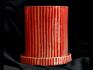 Energetyczna czerwona doniczka - zdjęcie od hypnotic