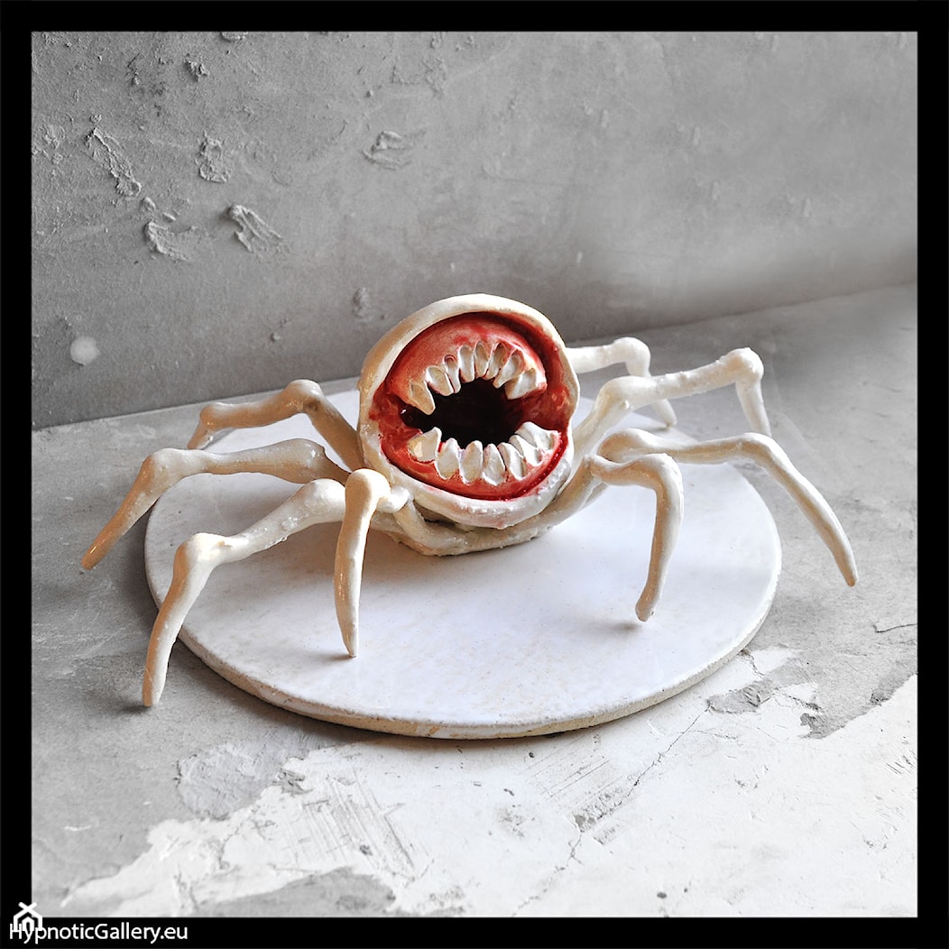 Biały pająk - zdjęcie od hypnotic - Homebook