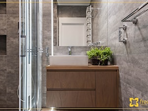 Realizacja:: Mieszkanie 90m2 w Krakowie - Mała bez okna z lustrem łazienka, styl nowoczesny - zdjęcie od freshR - pracownia projektowa
