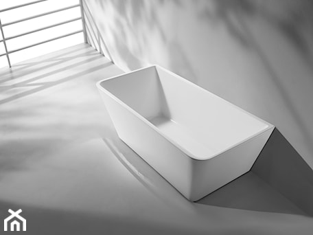 Aranżacje wnętrz - Łazienka: Nowoczesna łazienka z wanną Mobi Origami - Multiwnętrza. Przeglądaj, dodawaj i zapisuj najlepsze zdjęcia, pomysły i inspiracje designerskie. W bazie mamy już prawie milion fotografii!