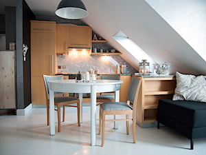 Gdynia Miła - Średnia biała czarna jadalnia w kuchni, styl skandynawski - zdjęcie od Studio LOKO