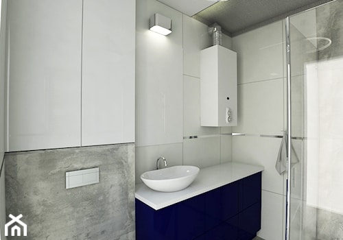 Mała łazienka z oknem, styl nowoczesny - zdjęcie od FUTURUM ARCHITECTURE