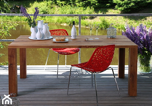 Aranżacje - Średni z podłogą z desek z meblami ogrodowymi z donicami na kwiaty taras z tyłu domu, styl nowoczesny - zdjęcie od Lupus73 | Meble - Design - Produkcja