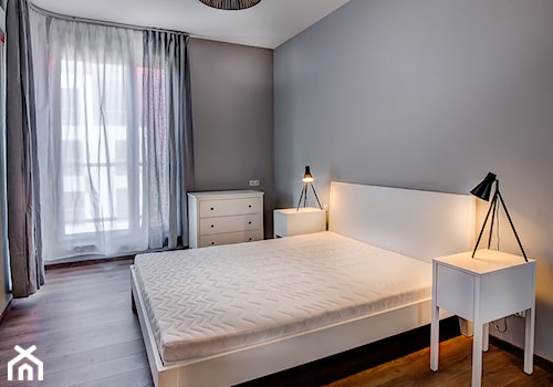 Nowoczesna aranżacja mieszkania pod wynajem - Średnia szara sypialnia, styl nowoczesny - zdjęcie od MG Invest Park