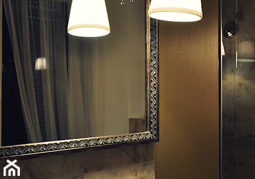 Eklektyczna willa wielorodzinna - Mała z lustrem łazienka z oknem, styl vintage - zdjęcie od Pracownia Architektury Wnętrz Hanny Hildebrandt