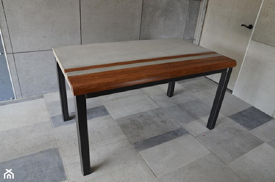 stół betonowo-dębowy - zdjęcie od tralbet