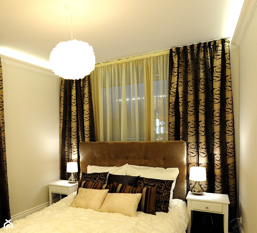 Apartament na Kazimierzu - Mała beżowa sypialnia, styl tradycyjny - zdjęcie od AgiDesign