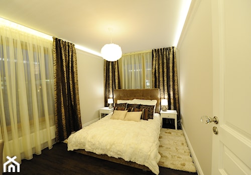 Apartament na Kazimierzu - Średnia biała sypialnia, styl tradycyjny - zdjęcie od AgiDesign