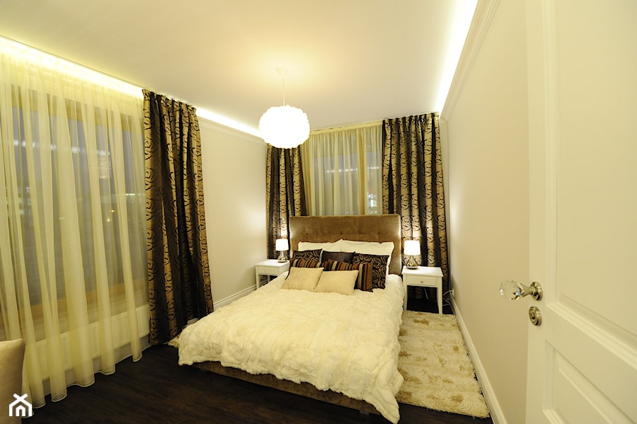 Apartament na Kazimierzu - Średnia biała sypialnia, styl tradycyjny - zdjęcie od AgiDesign