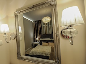 Apartament na Kazimierzu - Średnia beżowa sypialnia, styl tradycyjny - zdjęcie od AgiDesign