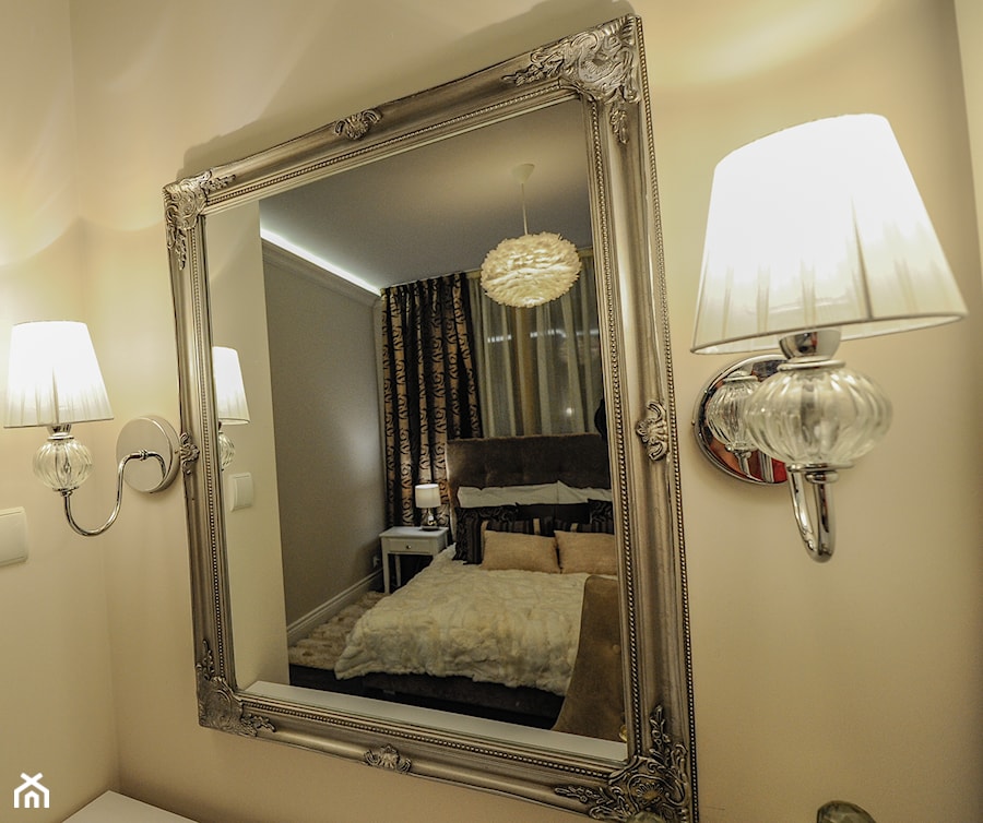Apartament na Kazimierzu - Średnia beżowa sypialnia, styl tradycyjny - zdjęcie od AgiDesign