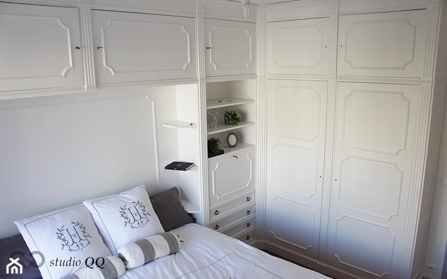 Realizacja / Apartament 110 m - Francja - Nicea - Mała biała sypialnia, styl prowansalski - zdjęcie od Studio QQ Natalia Lenarczyk - Architekci & Projektanci wnętrz