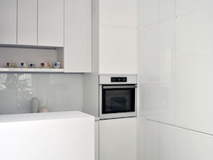Kuchnia w bieli - Kuchnia, styl minimalistyczny - zdjęcie od FORMA-MEBLE.PL