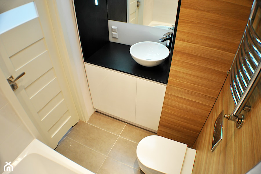 mała łazienka - wielki efekt - Mała na poddaszu bez okna łazienka, styl nowoczesny - zdjęcie od FORMA-MEBLE.PL