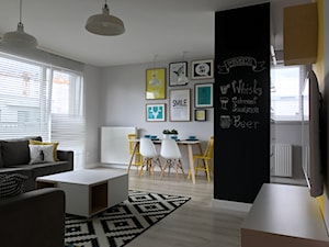 Metamorfoza mieszkania - od stanu deweloperskiego pod klucz - Mały szary salon z jadalnią, styl skandynawski - zdjęcie od Architektownia