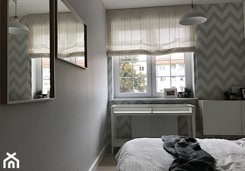 Metamorfoza mieszkania 47 m2 - Bamberski Dwór - Średnia beżowa szara sypialnia, styl nowoczesny - zdjęcie od Architektownia