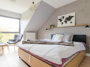 Projekt domu w okolicach Poznania ok. 120 m2 - Średnia szara sypialnia na poddaszu, styl nowoczesny - zdjęcie od Architektownia