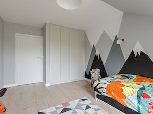 Projekt domu w okolicach Poznania ok. 120 m2 - Duży biały czarny szary pokój dziecka dla dziecka dla ... - zdjęcie od Architektownia
