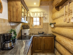 Kuchnia drewniana z góralskimi akcentami Domek Otulina Zakopane - zdjęcie od Natalia Obrochta