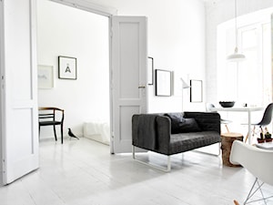 SCANDILOVE FOR SALE 01 - Średni biały salon, styl skandynawski - zdjęcie od SCANDILOVE