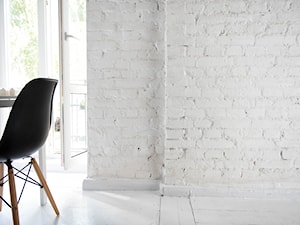 SCANDILOVE FOR SALE 01 - Mała biała jadalnia jako osobne pomieszczenie, styl skandynawski - zdjęcie od SCANDILOVE
