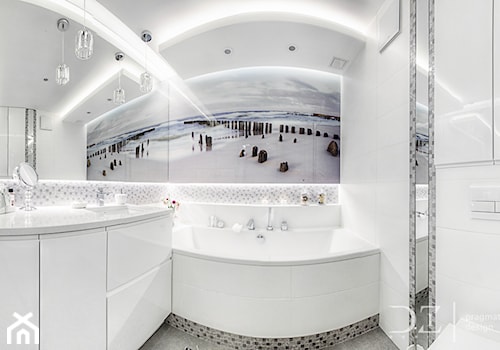 Gandhi Wawa - Z punktowym oświetleniem łazienka, styl nowoczesny - zdjęcie od Pragmatic Design