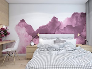 ŚLIWKOWY ZAWRÓT GŁOWY - Średnia biała fioletowa sypialnia, styl skandynawski - zdjęcie od UTOO- pracownia architektury wnętrz i krajobrazu
