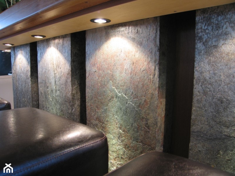 Silkstone- naturalne okładziny kamienne- ściany w restauracji - zdjęcie od Galeria Heban- ekskluzywne meble - Homebook